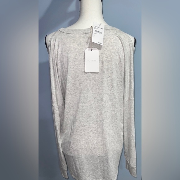 Cold shoulder grey long sleeve top - Picture 3 of 9